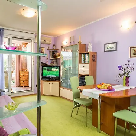 Garden Apartments Apartamento *